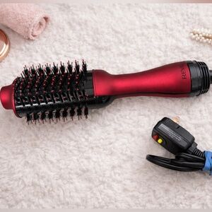 Revlon One-Step Hair Dryer & Volumizer Brush – Red